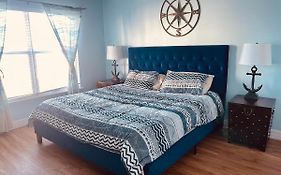 Gulf Coast Gold Private Condo - 2Bed, 2Bath, Sleep 6, Across Street From Beach, Balcony Views Of Sunsets, Beach & Gulf, Pool, Gym