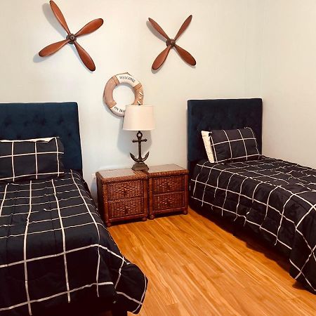 Gulf Coast Gold Private Condo - 2Bed, 2Bath, Sleep 6, Across Street From Beach, Balcony Views Of Sunsets, Beach & Gulf, Pool, Gym St. Pete Beach Exterior foto