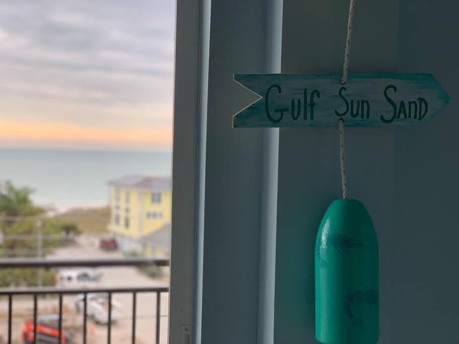 Gulf Coast Gold Private Condo - 2Bed, 2Bath, Sleep 6, Across Street From Beach, Balcony Views Of Sunsets, Beach & Gulf, Pool, Gym St. Pete Beach Exterior foto